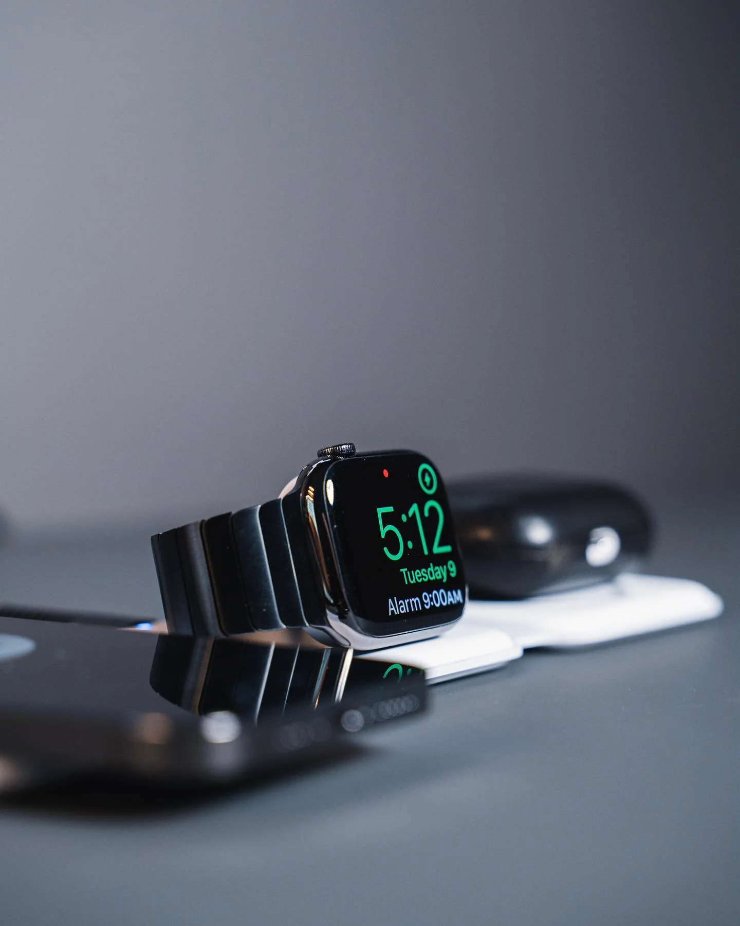 ZEERA MegFold: World's Most Portable 3-in-1 Foldable Travel MagSafe Wireless Charger for iPhone 15,Apple Watch & AirPods - Image 4