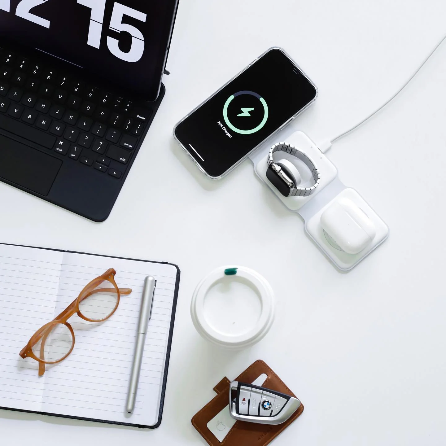 ZEERA MegFold: World's Most Portable 3-in-1 Foldable Travel MagSafe Wireless Charger for iPhone 15,Apple Watch & AirPods - Image 8