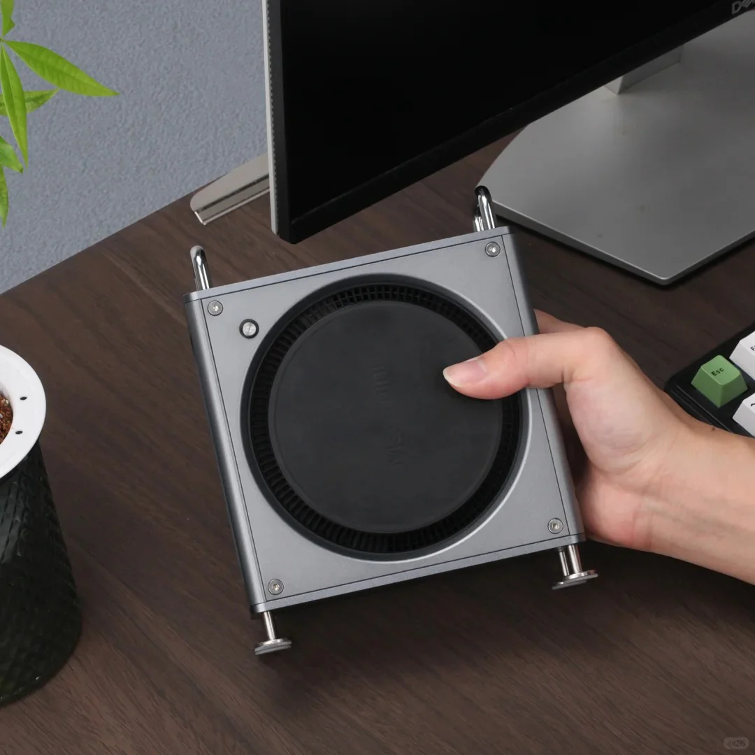 ZEERA MacForge Gen1: CNC Aluminum Cooling Case for Mac Mini M4 & M4 Pro with Mac Pro Enclosure Design - Image 9