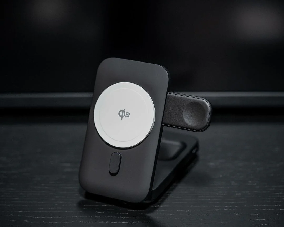 ZEERA MagTri Qi2 Foldable Travel MagSafe Charger: The Premium Portable Magnetic Charger with 15W Wireless Output - Image 4