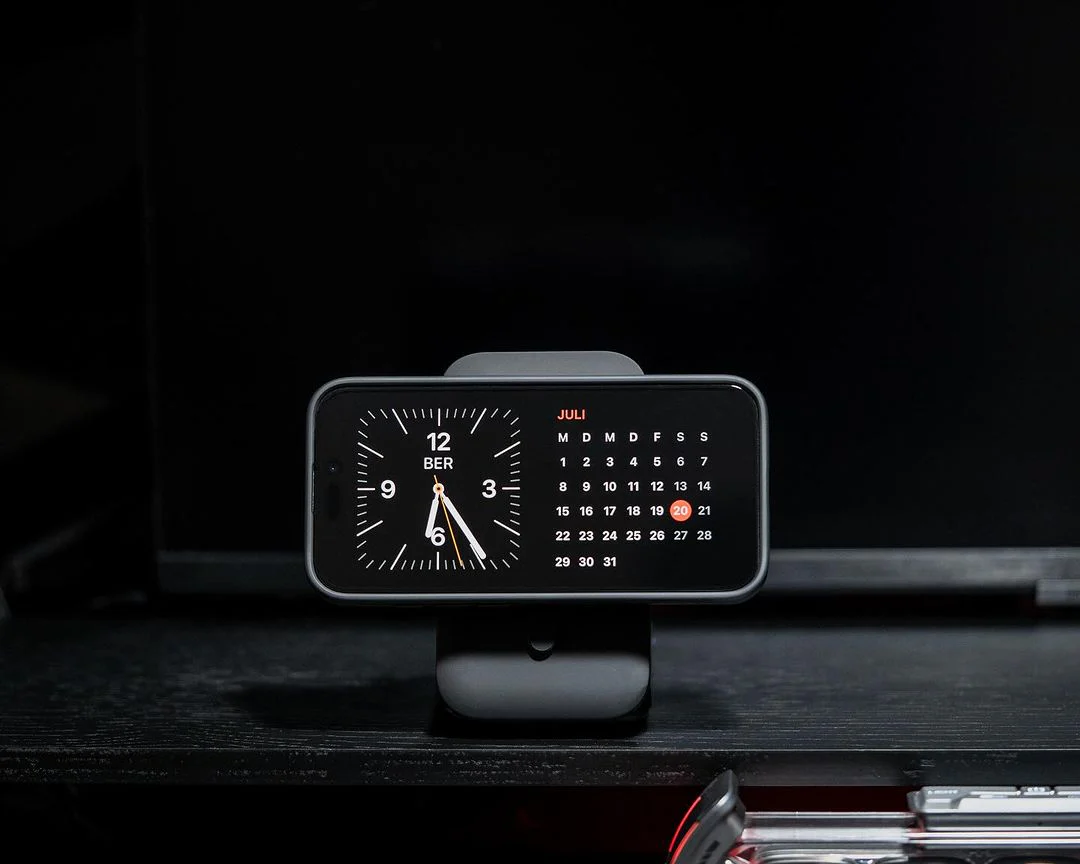 ZEERA MagTri Qi2 Foldable Travel MagSafe Charger: The Premium Portable Magnetic Charger with 15W Wireless Output - Image 7